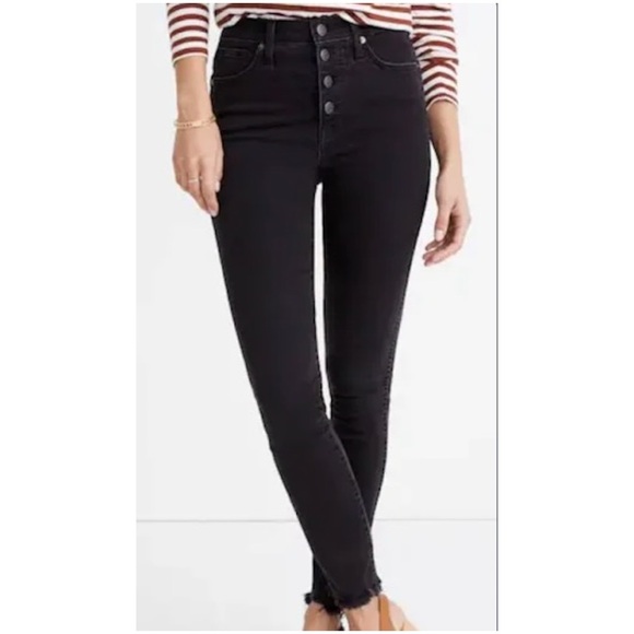 Madewell Denim - Madewell Jeans Women's Black Skinny buttonfly  with frayed edges Size 27